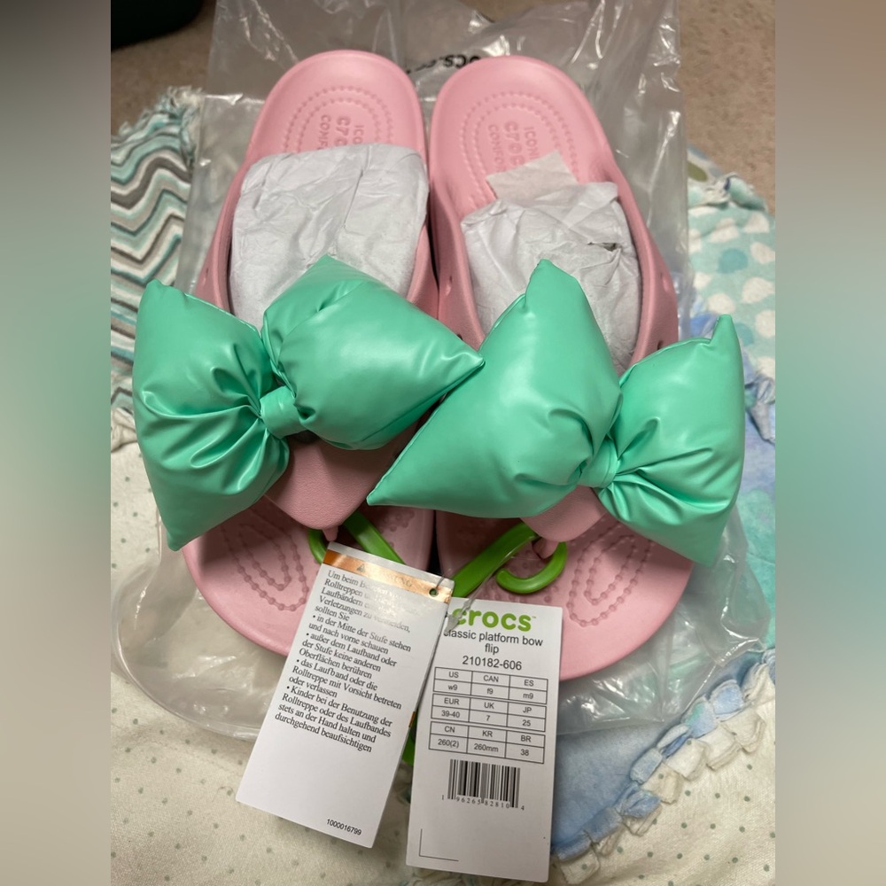 Crocs Classic Platform Bow Flip Flops W9